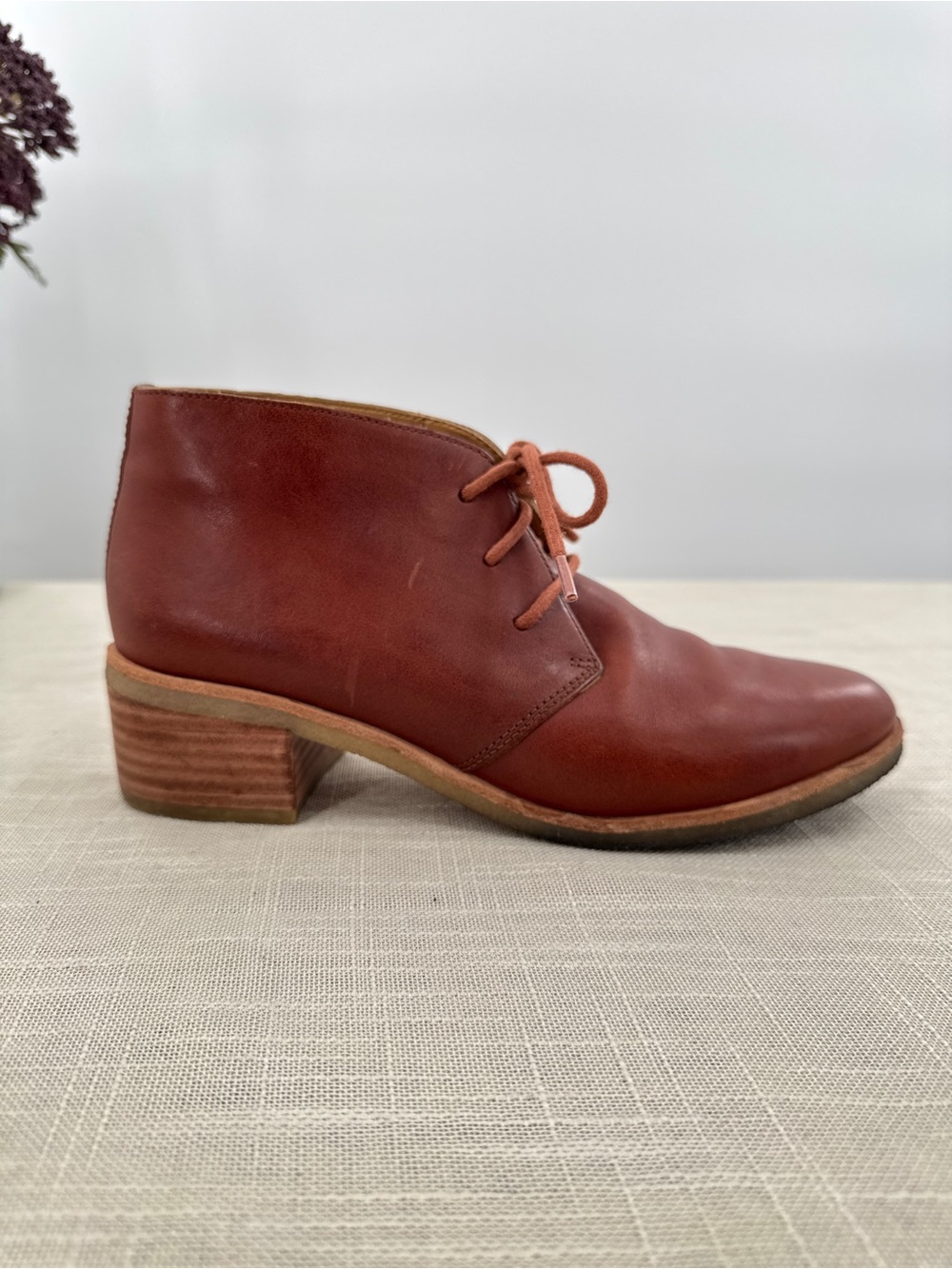 Clarks brown leather lace up booties Ankle boots Size 8